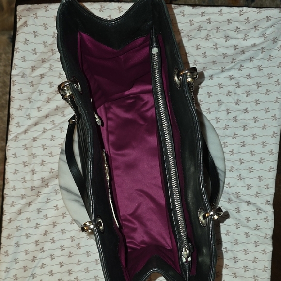 Henri Bendel 🖤🎀 No7 Black Quilted Leather Bag With Silver Hardware! - Picture 10 of 17